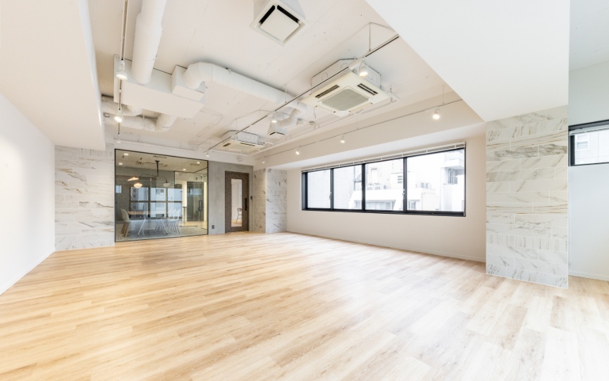 JR馬喰町駅徒歩2分、明るく温かみのある空間が魅力のセットアップオフィスの写真10