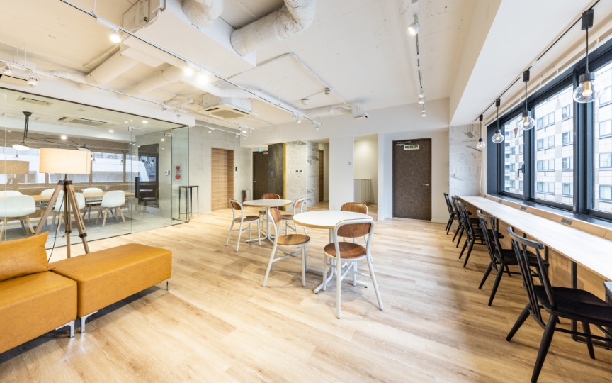 JR馬喰町駅徒歩2分、明るく温かみのある空間が魅力のセットアップオフィスの写真3