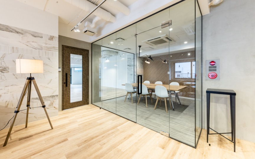 JR馬喰町駅徒歩2分、明るく温かみのある空間が魅力のセットアップオフィスの写真6