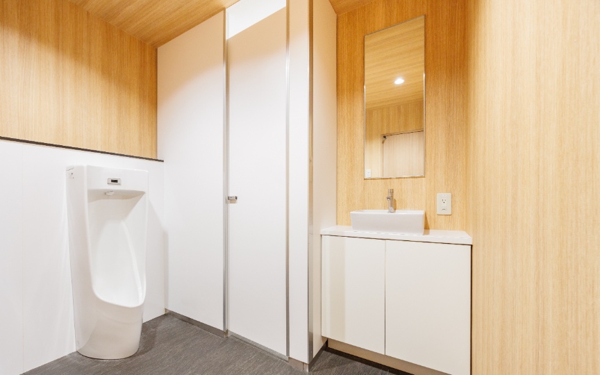 八丁堀駅徒歩2分！東京駅も徒歩圏内、「和」を感じるデザインのセットアップオフィスの写真1