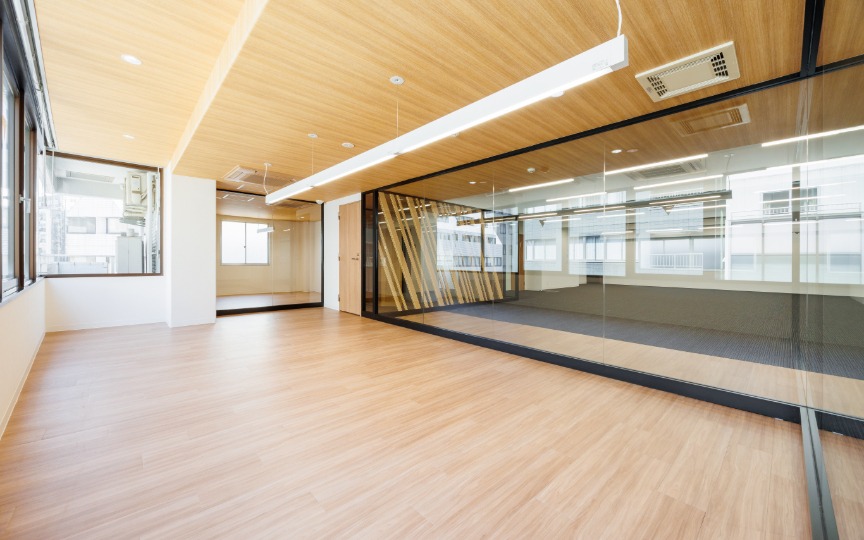 八丁堀駅徒歩2分！東京駅も徒歩圏内、「和」を感じるデザインのセットアップオフィスの写真5