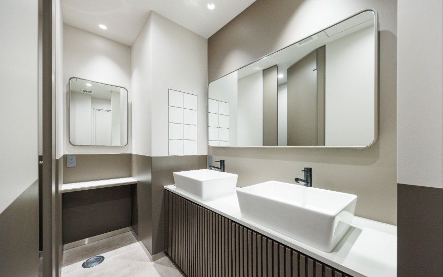 【敷金最大0・即入居可】東日本橋駅徒歩1分！明るく開放的な空間が魅力のセットアップオフィスの写真1