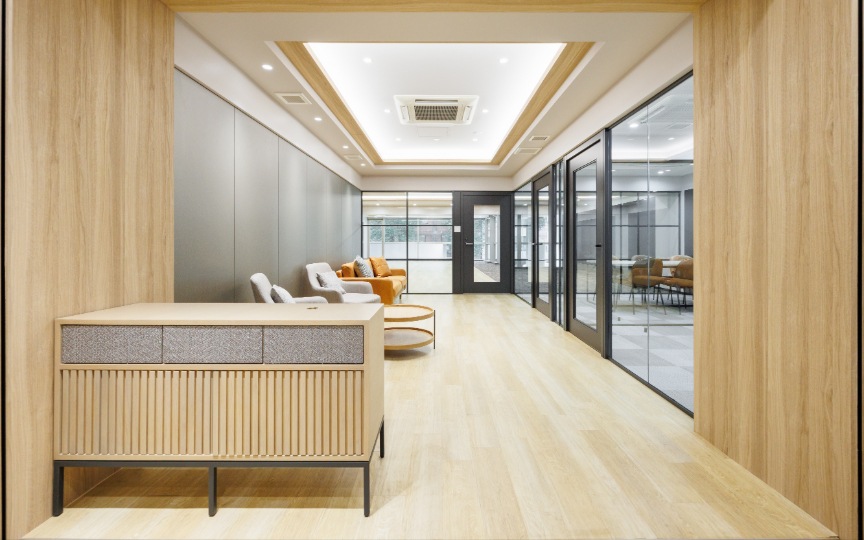 【敷金最大0・即入居可】東日本橋駅徒歩1分！明るく開放的な空間が魅力のセットアップオフィス