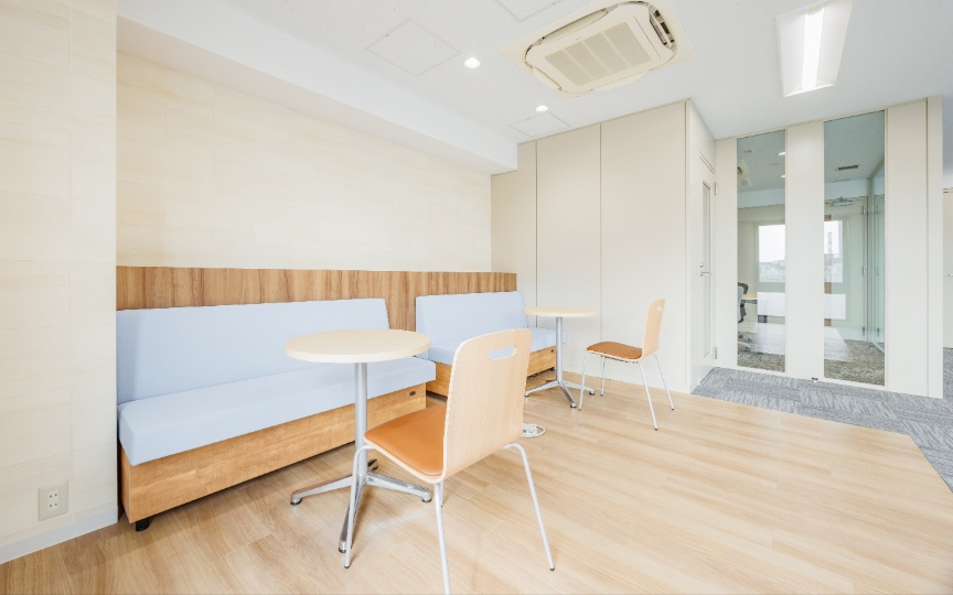 神田駅徒歩1分！内装工事不要、家具付き会議室も備えたセットアップオフィスの写真7