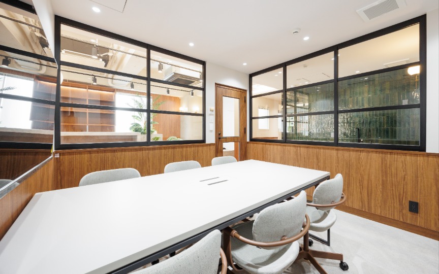 【敷金・原状回復不要】半蔵門駅徒歩2分、デザイン性と機能性を兼ね備えたフルセットアップオフィスの写真9
