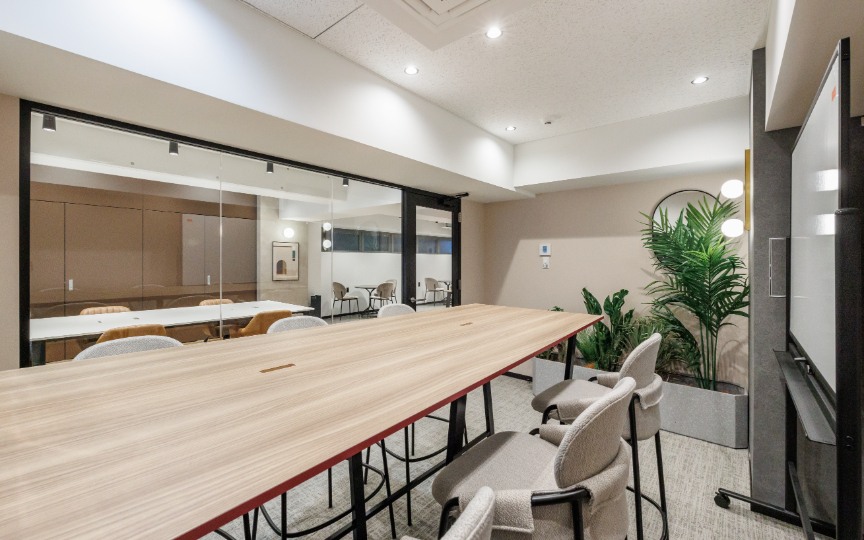 【敷金・原状回復不要】西新宿駅徒歩5分、デザイン性と機能性を兼ね備えたフルセットアップオフィスの写真10