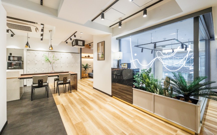 【敷金・原状回復不要】西新宿駅徒歩5分、デザイン性と機能性を兼ね備えたフルセットアップオフィスの写真6