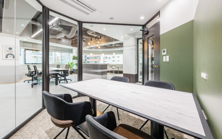 人形町駅徒歩6分！開放的で洗練されたデザインが魅力のフルセットアップオフィスの写真4