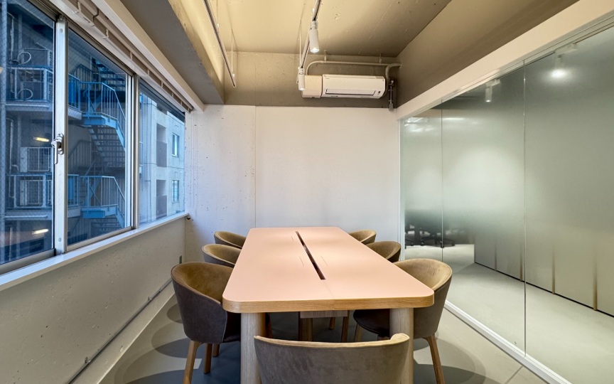 【敷金0・原状回復不要】東日本橋駅徒歩5分、多様な働き方に対応したフルセットアップオフィスの写真1