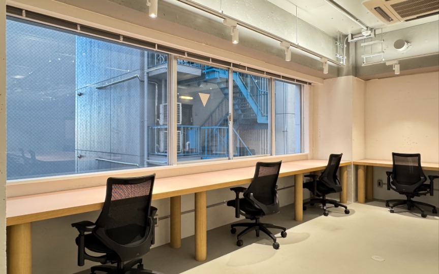 【敷金0・原状回復不要】東日本橋駅徒歩5分、多様な働き方に対応したフルセットアップオフィスの写真2