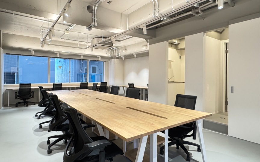 【敷金0・原状回復不要】東日本橋駅徒歩5分、白基調で洗練された内装のフルセットアップオフィス