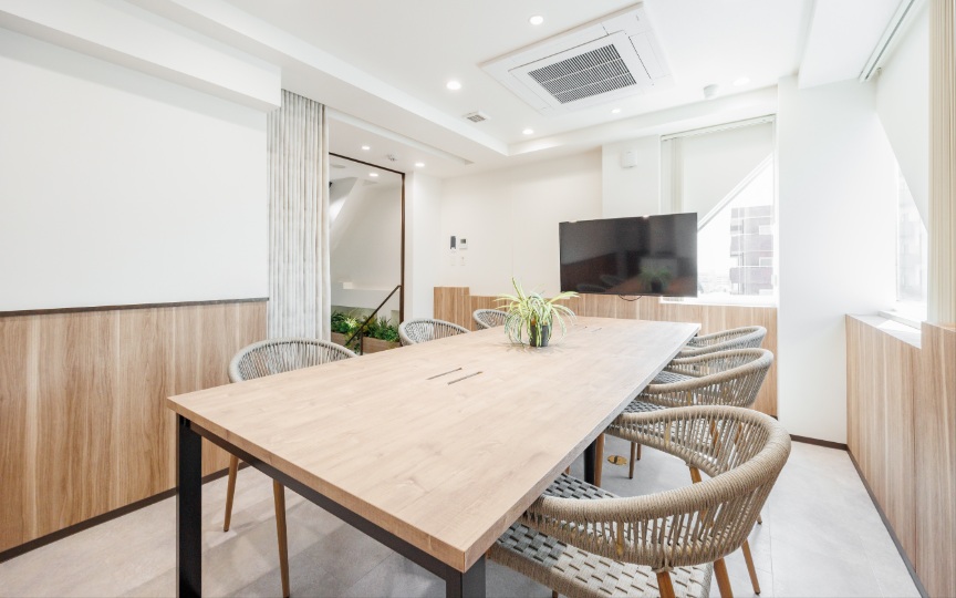 【原状回復不要】五反田駅徒歩5分！眺望にも優れた、希少なメゾネット型フルセットアップオフィスの写真01