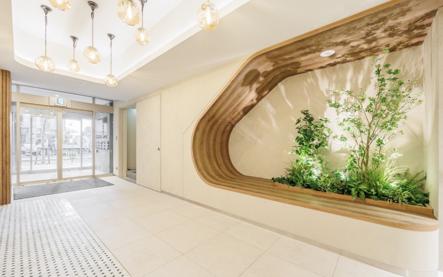 新宿御苑前駅1分！会議室3室・ラウンジ付きの、働きやすさを追求したフルセットアップオフィスの写真1