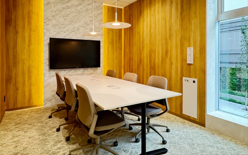 御成門徒歩4分、東京タワーを望むルーフトップ付き築浅セットアップオフィスの写真3