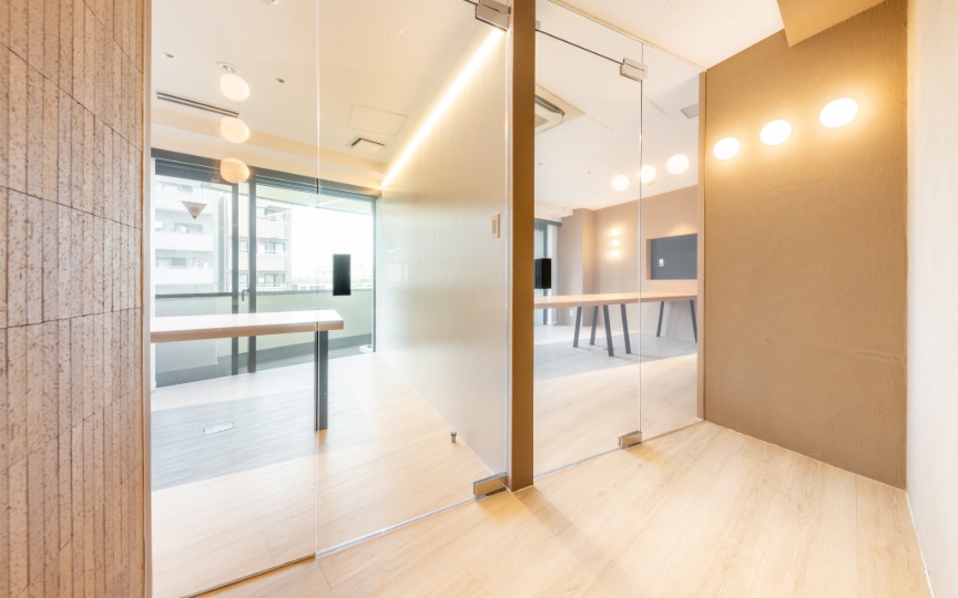 【原状回復不要】渋谷区広尾、デザイン性の高い受付エリアが魅力の内装付きセットアップオフィスの写真11