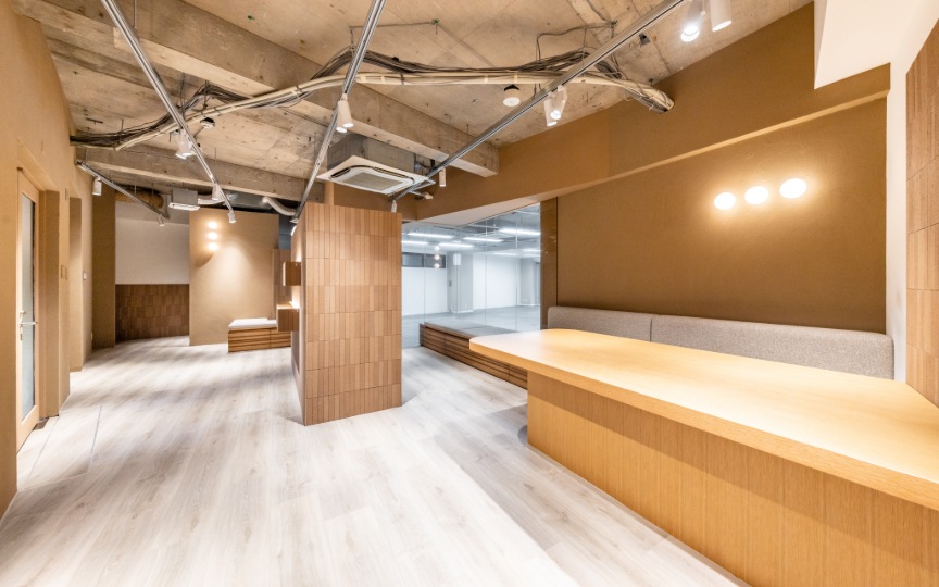 【原状回復不要】渋谷区広尾、デザイン性の高い受付エリアが魅力の内装付きセットアップオフィスの写真6