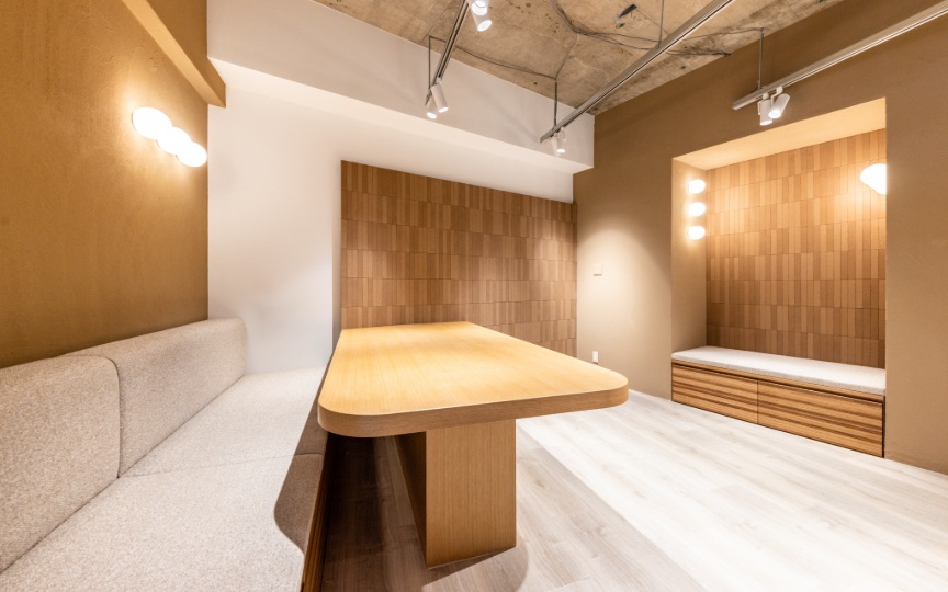 【原状回復不要】渋谷区広尾、デザイン性の高い受付エリアが魅力の内装付きセットアップオフィスの写真7