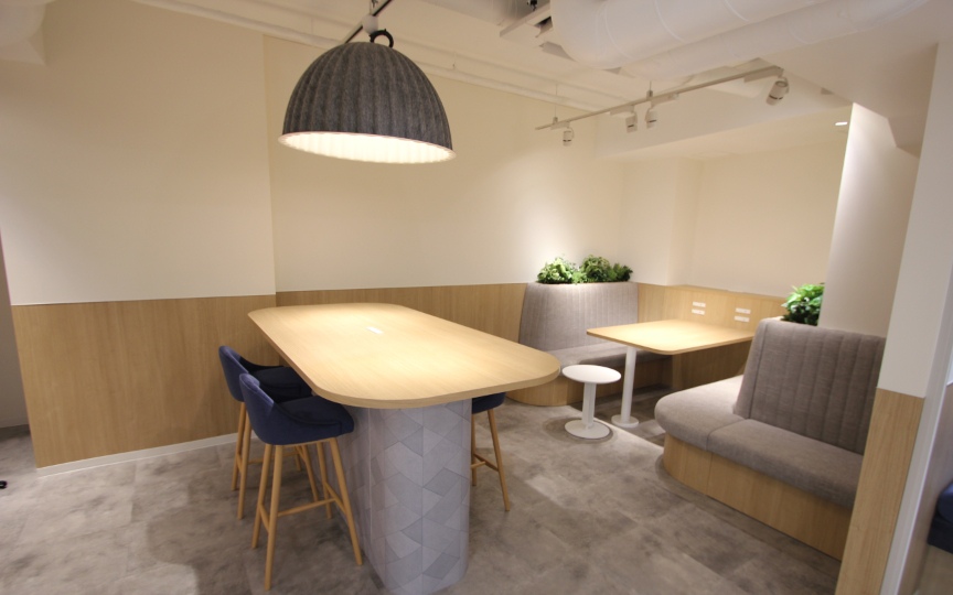 新宿三丁目駅徒歩4分！内装工事削減、ラウンジエリアまで備えたセットアップオフィスの写真8