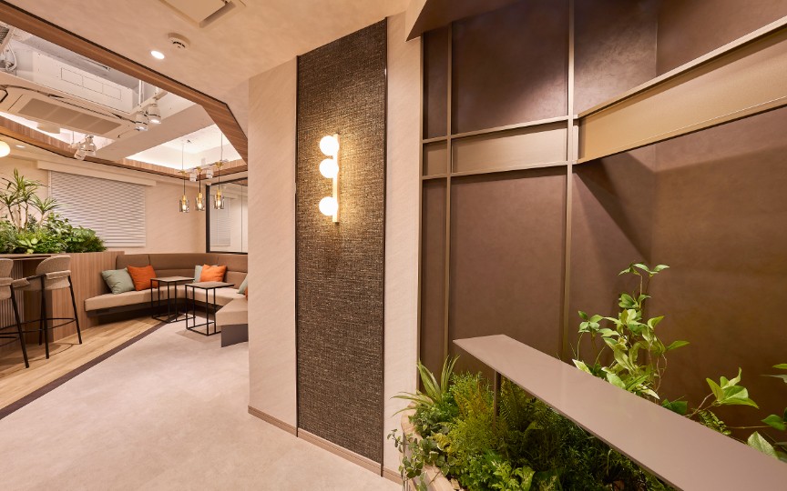 【仲介手数料・原状回復不要】茅場町駅徒歩1分、設備充実のフルセットアップオフィスの写真1