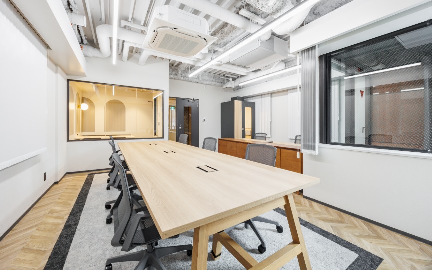 【敷金・原状回復不要】浜松町駅徒歩4分！高級感漂う内装が魅力の小規模フルセットアップオフィス