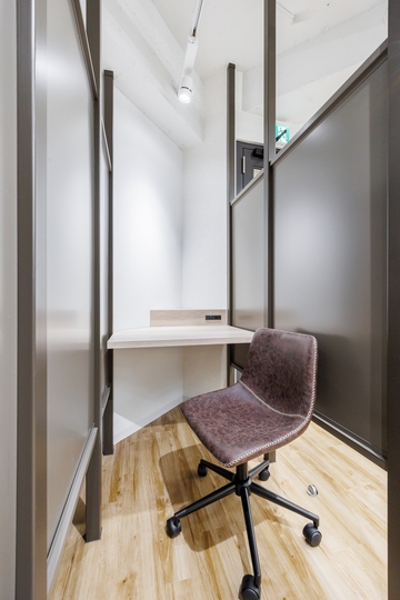 【敷金0・原状回復不要】神保町駅徒歩3分！内装・家具・Wi-Fi完備のフルセットアップオフィスの写真1