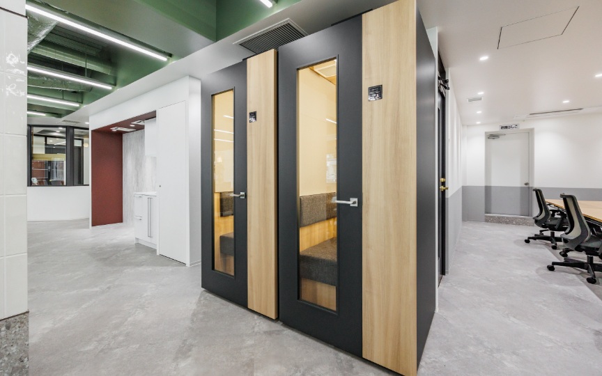 東日本橋駅徒歩3分！専用ラウンジ付き、デザイン性・機能性を両立したフルセットアップオフィスの写真6