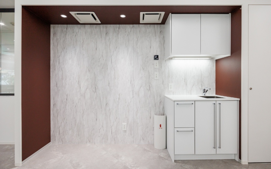 東日本橋駅徒歩3分！専用ラウンジ付き、デザイン性・機能性を両立したフルセットアップオフィスの写真7