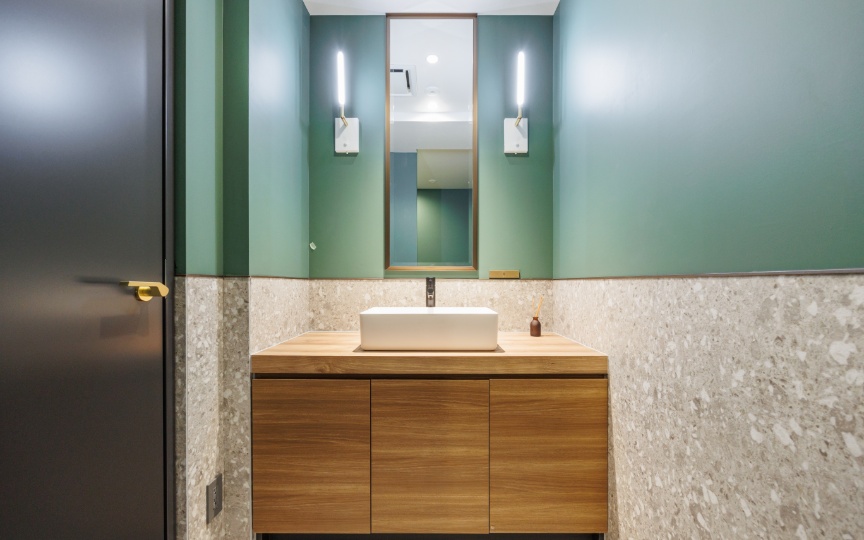 東日本橋駅徒歩3分！専用ラウンジ付き、デザイン性・機能性を両立したフルセットアップオフィスの写真9