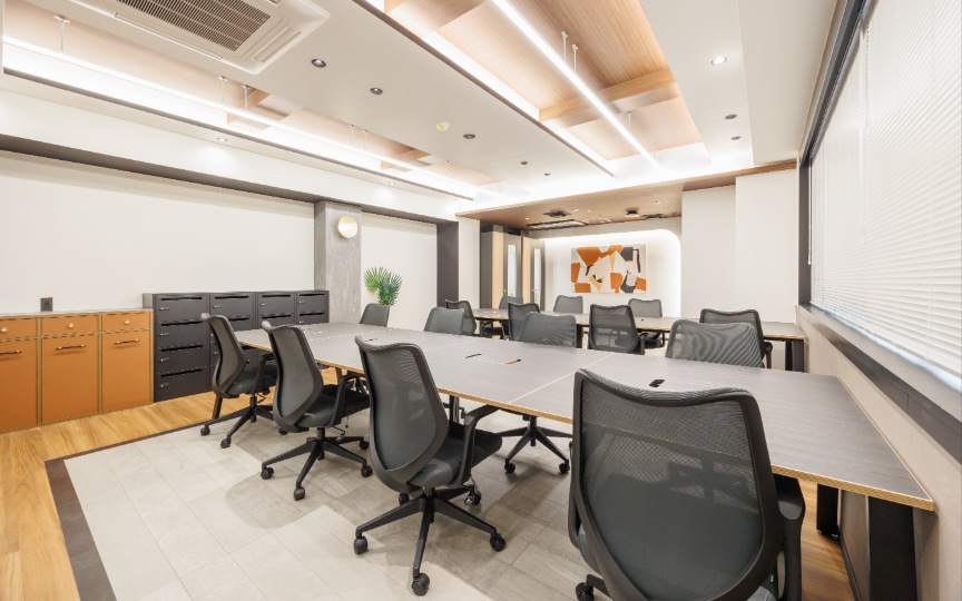 【敷金0・原状回復不要】新宿駅徒歩圏内！Wi-Fi完備のモダンなフルセットアップオフィス