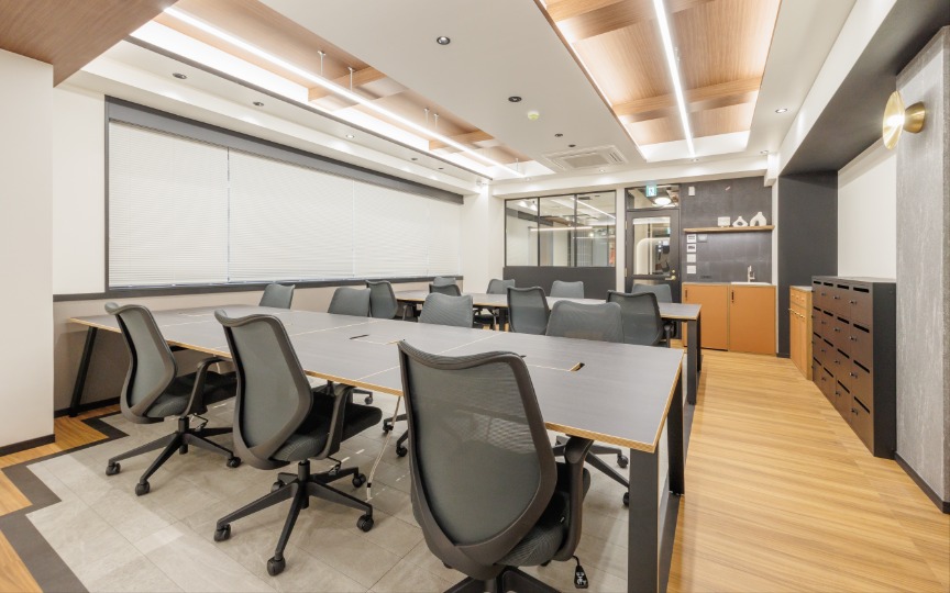 【敷金0・原状回復不要】新宿駅徒歩圏内！Wi-Fi完備のモダンなフルセットアップオフィスの写真3