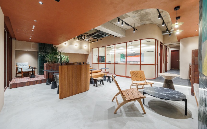 【敷金0・原状回復不要】渋谷駅徒歩3分！共有ラウンジが魅力の、小規模向けフルセットアップオフィスの写真2