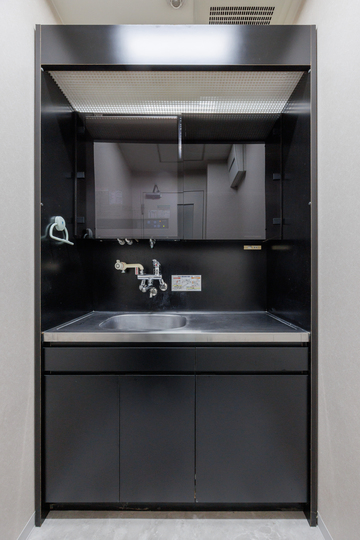 新宿駅徒歩圏内｜企業の信頼性を高める、洗練された内装が魅力のセットアップオフィスの写真9