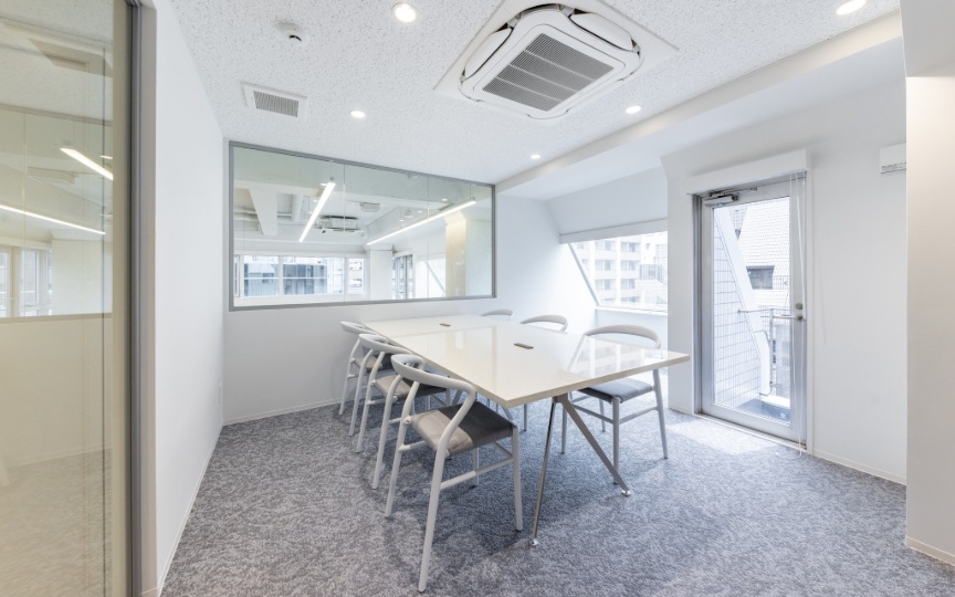 麹町駅徒歩1分！会議室2室・テレカンブース完備、採光性抜群のセットアップオフィスの写真8