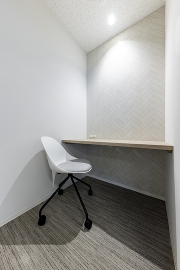 麹町駅徒歩1分！会議室2室・テレカンブース完備、採光性抜群のセットアップオフィスの写真11