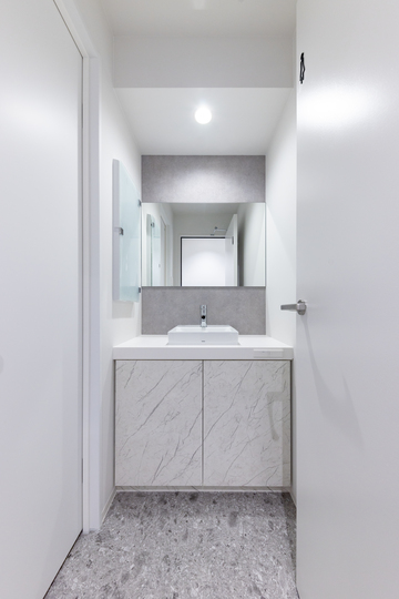 麹町駅徒歩1分！会議室2室・テレカンブース完備、採光性抜群のセットアップオフィスの写真9