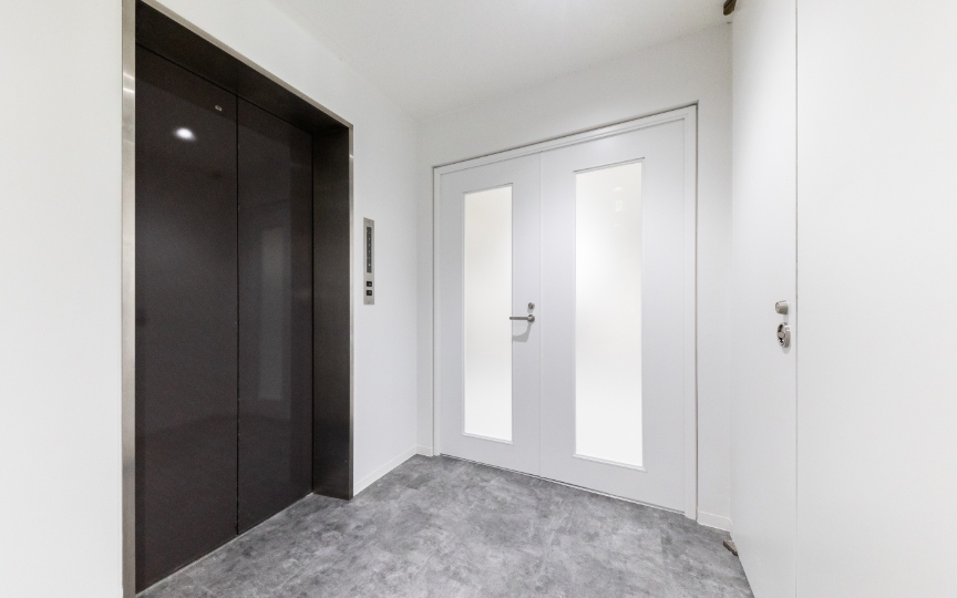 四谷三丁目・四ツ谷駅近く、大通りを離れた閑静な立地のセットアップオフィスの写真4