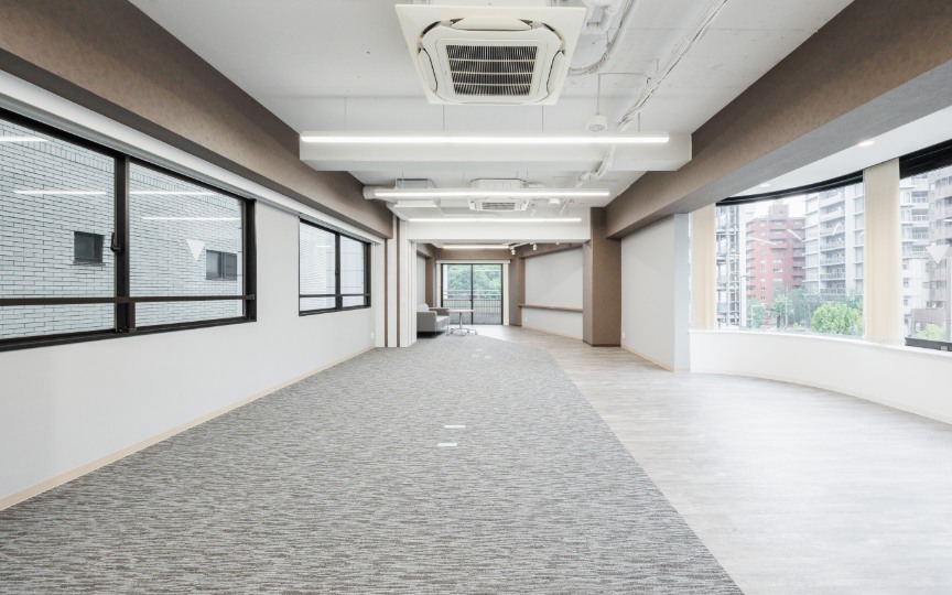 新宿御苑前駅徒歩6分｜スタイリッシュなデザインが魅力の内装付きセットアップオフィスの5