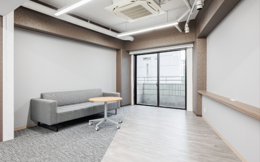 新宿御苑前駅徒歩6分｜スタイリッシュなデザインが魅力の内装付きセットアップオフィスの7