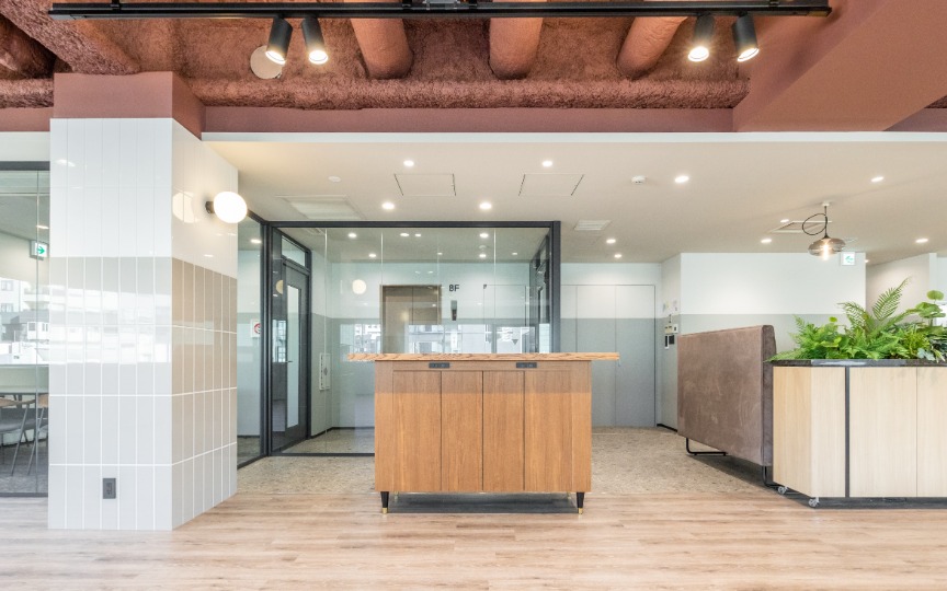 東日本橋駅徒歩3分｜会議室3室・テレカンブース2室完備、機能性抜群のセットアップオフィスの写真2