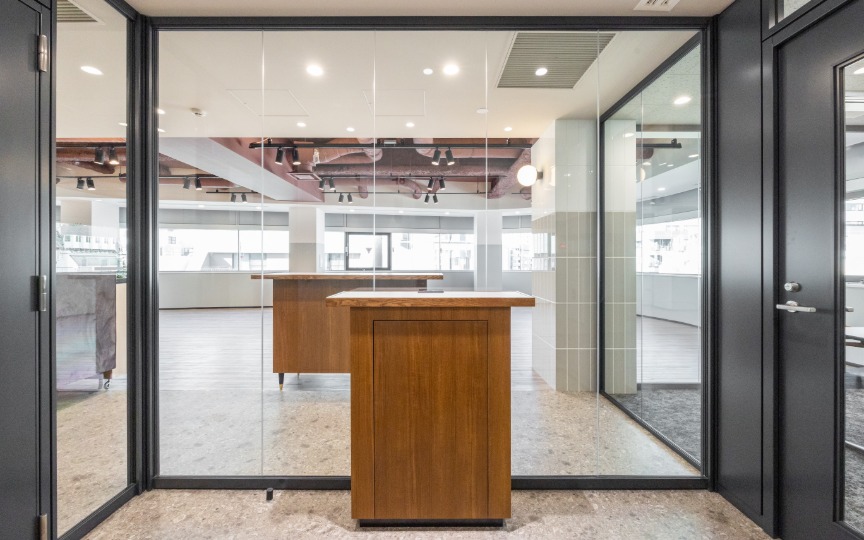 東日本橋駅徒歩3分｜会議室3室・テレカンブース2室完備、機能性抜群のセットアップオフィス