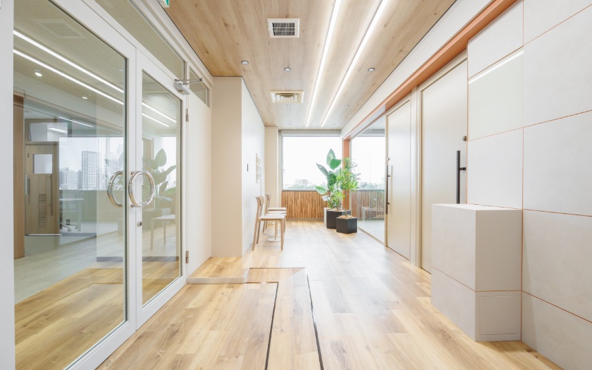 新大塚駅徒歩5分、ナチュラルモダンな内装が魅力の大規模スタートアップ向けセットアップオフィス