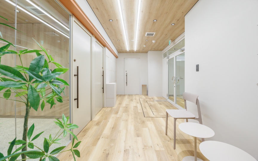 新大塚駅徒歩5分、ナチュラルモダンな内装が魅力の大規模スタートアップ向けセットアップオフィスの写真5