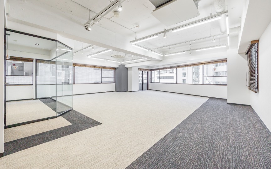 JR秋葉原駅徒歩7分！屋上テラス利用可、大規模リニューアル実施済みのセットアップオフィス