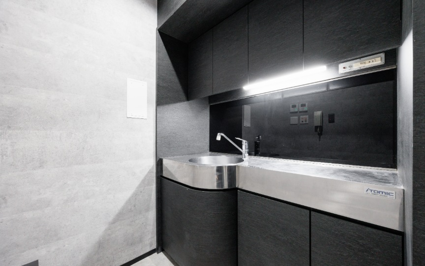 岩本町駅徒歩3分！JR神田駅・秋葉原駅も徒歩圏内、内装工事不要のセットアップオフィスの写真1