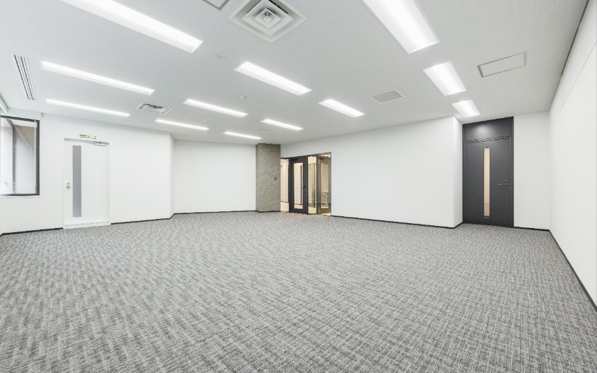 岩本町駅徒歩3分！JR神田駅・秋葉原駅も徒歩圏内、内装工事不要のセットアップオフィスの写真5