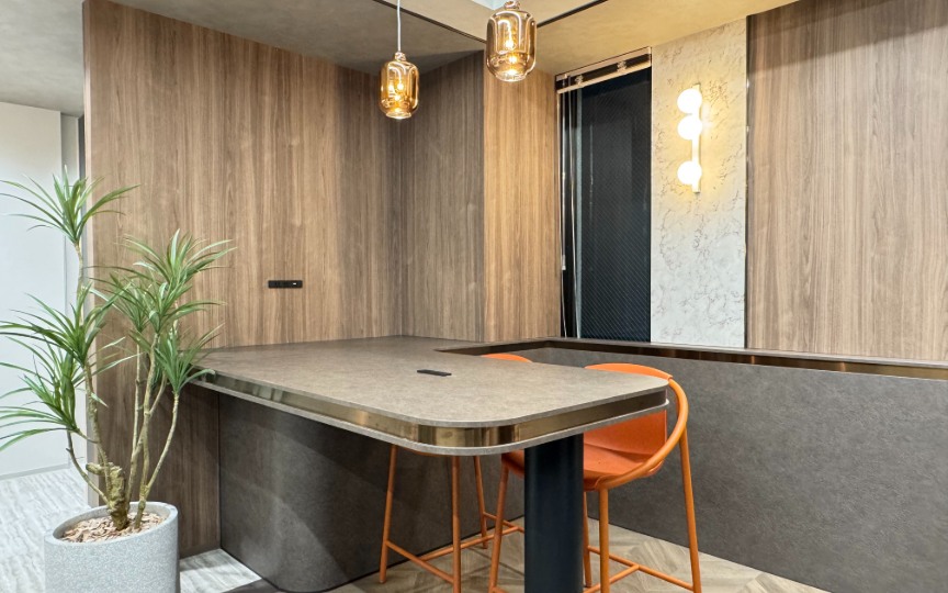 半蔵門駅徒歩1分！会議室・個室ブース完備、モダンなデザインの新装フルセットアップオフィスの写真2