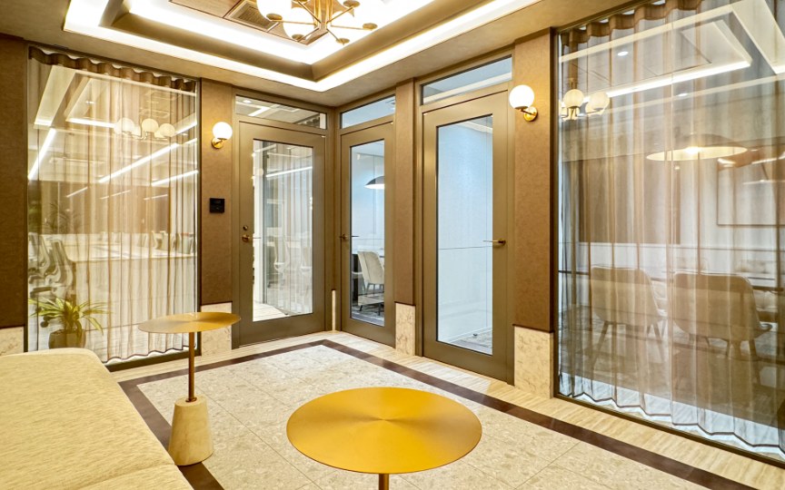 半蔵門駅徒歩1分！会議室・個室ブース各2室完備、洗練されたデザインが魅力のフルセットアップオフィス