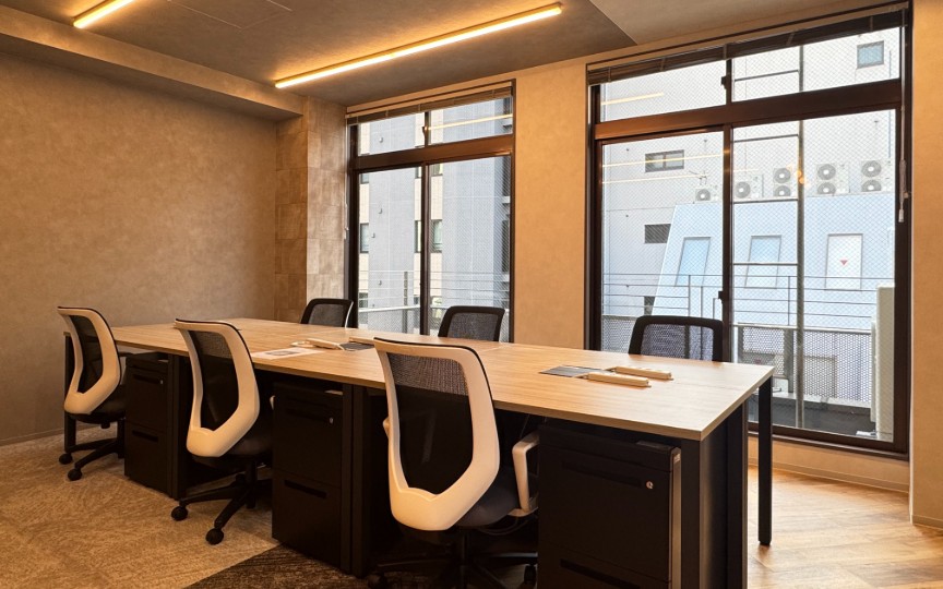 【敷金0・原状回復不要】神田駅徒歩7分、家具・Wi-Fi完備のフルセットアップオフィスの写真4