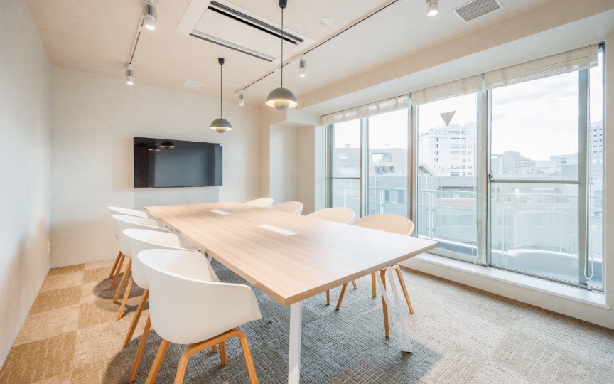 市ヶ谷駅徒歩7分｜眺望抜群の専用テラスが魅力の、メゾネット型フルセットアップオフィスの写真04