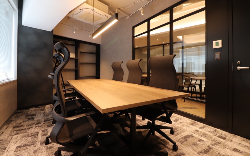 【敷金最大0】神田駅徒歩2分！秋葉原駅も徒歩圏内の、人気のフルセットアップオフィスの写真1